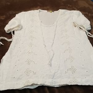 Cute white top